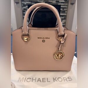 NWOT 👛 MICHAEL KORS SMALL LIGHT PINK TOTE WITH STRAP/ GOLD HARDWARE & DUST BAG